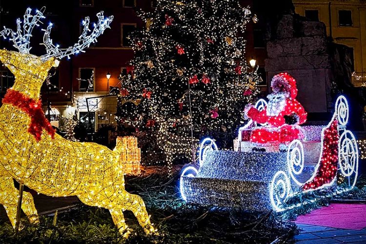 A Sarzana quest&#039;anno luci ed addobbi natalizi anche al di fuori del centro storico