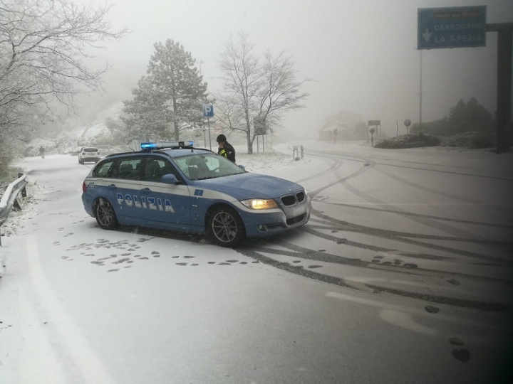 Allerta neve, la Polizia Stradale aumenta i pattugliamenti