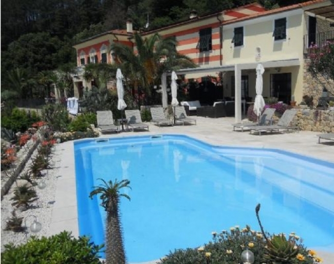Villa indipendente con piscina uso abitazione e B&amp;B [199G]