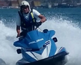 Gommone in avaria, interviene la squadra nautica della Polizia