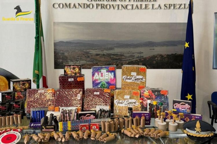 In un garage a Vezzano Ligure sequestrati 65kg di fuochi d&#039;artificio illegali