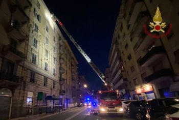 Crollo del cornicione, l&#039;amministratore del palazzo ha 7 giorni per mettere tutto in sicurezza