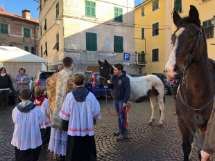 A Pignone torna la tradizionale &quot;benedizione degli animali&quot;