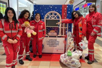 Al Centro commerciale Le Terrazze raccolti 140.000 giocattoli grazie al Teletrasformatore di Babbo Natale