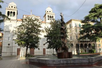 In piazza Brin &quot;La fontana gioca&quot;