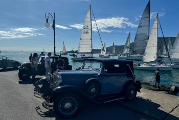 Grande successo per l&#039;esposizione di veicoli d&#039;epoca sul Molo Italia