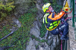 Squadre speciali e droni, spettacolare esercitazione dei Vigili del Fuoco (foto)