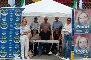 Gazebo di Fratelli d&#039;Italia a Brugnato e Sarzana