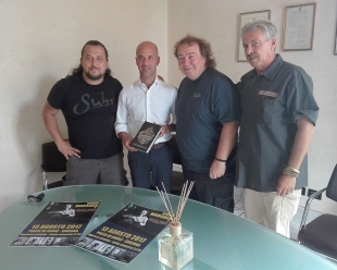 Sarzana, una leggenda dell&#039;hard rock britannico in piazza De Andrè (foto)