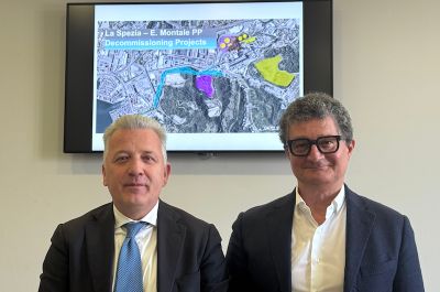 Centrale Enel La Spezia: avanzano le demolizioni, entro il 2025 addio alla storica ciminiera (foto)