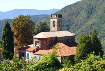 I calicesi sperano nei &quot;Luoghi del Cuore FAI&quot; e nei voti degli spezzini per restaurare la chiesa di Santa Maria Assunta