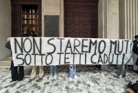 “Non staremo muti sotto tetti caduti”: protesta degli studenti spezzini sotto la Provincia