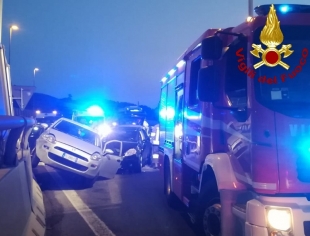 Frontale ad Ameglia e scontro sul raccordo, notte di incidenti sulle strade della Val di Magra