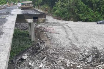 Iniziata la demolizione del ponte di Cavanella Vara lungo la Sp17 a Beverino