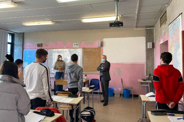 Il presidente della Provincia Pierluigi Peracchini in visita al Liceo Mazzini