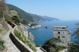 L’allerta non ferma le guide turistiche: due verbali a Monterosso