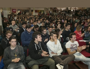 Lo storico Cardini agli studenti del Fossati: ’tocca a voi superare l’ingiustizia nel mondo’