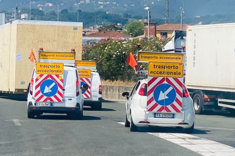 Le aziende della logistica assumono Operatori Logistici e Scortisti Tecnici per trasporti eccezionali