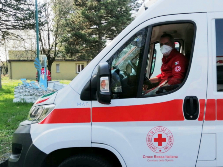 Un&#039;ambulanza della CRI spezzina in Lombardia nell&#039;epicentro dell&#039;emergenza
