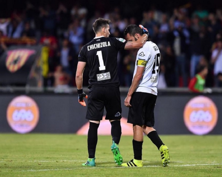 Aquile fuori dai playoff: Benevento - Spezia 2-1