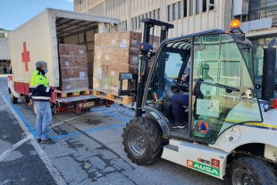 La donazione di candeggina e sapone per le scuole liguri