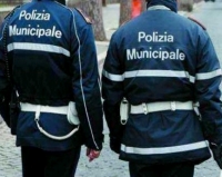 La Municipale insegue e ferma uno straniero