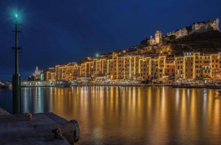 Dove sono le più belle luci di Natale della Liguria? Su Facebook vince Porto Venere