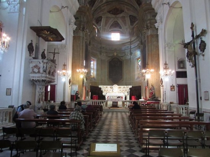 Restaurato l&#039;altare della chiesa di Deiva, hanno contribuito anche i turisti