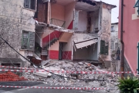 Crolla un edificio pericolante, Vezzano raggiungibile da Fornola o Buonviaggio (video)