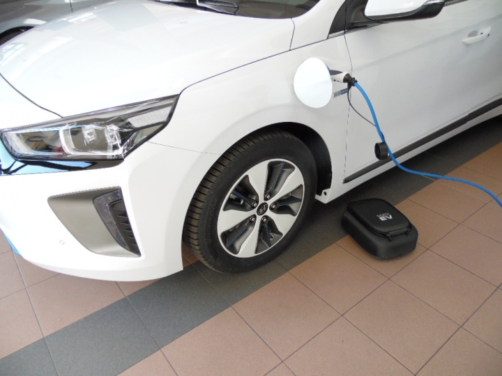 Nuova Hyundai Ioniq Plug-in ricaricabile