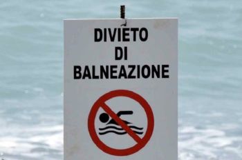 Divieto di balneazione a Punta Bianca