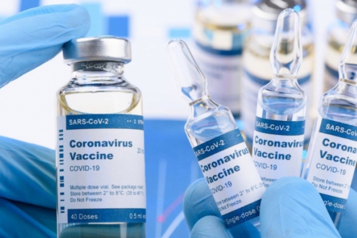 Vaccini anti Covid-19 per over 80: Giancarlo è il primo spezzino vaccinato
