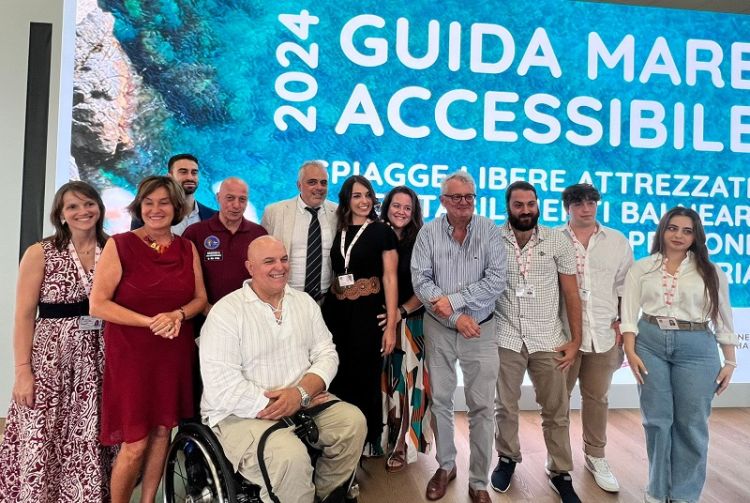Guida mare accessibile 2024, in aumento le spiagge liguri fruibili dalle persone con disabilità motoria