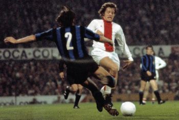 &quot;La notte dell&#039;Ajax. Quando il calcio cambiò per sempre il suo pensiero&quot;, oggi la presentazione alla Spezia