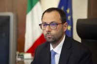 Il ministro Stefano Patuanelli