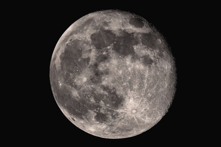 Ieri il cielo nuvoloso ha coperto la &quot;Superluna blu&quot;, sapete che cos&#039;è?