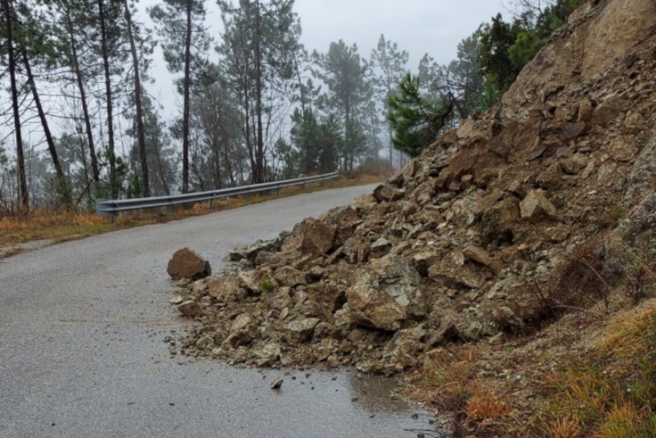 Frana sulla strada