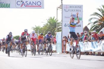 Giro della Lunigiana, il belga Aldo Taillieu primo sul traguardo di Marina di Massa