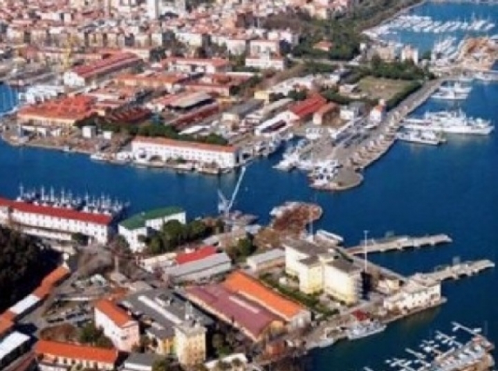 &quot;Le Iene&quot; bloccate nel porto della Spezia