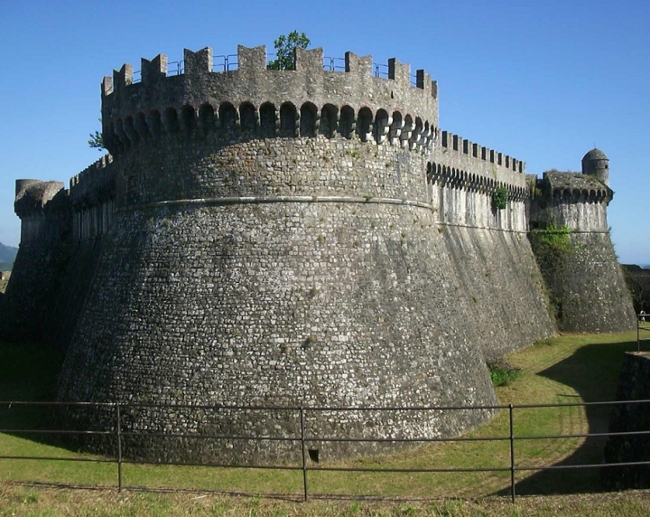 Alla Fortezza di Sarzanello si inaugura la &quot;Caminata&quot;