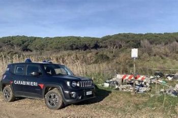 I Carabinieri Forestali denunciano due persone per abbandono e gestione illecita di rifiuti