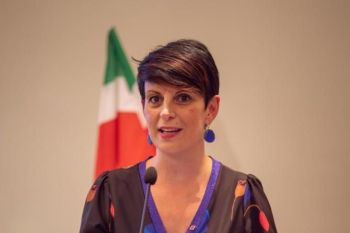 Lara Ghiglione