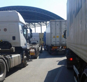Transito dei mezzi pesanti in val di Magra: prosegue il lavoro del tavolo tecnico in Prefettura.