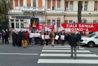 La manifestazione davanti a Villa Scassi