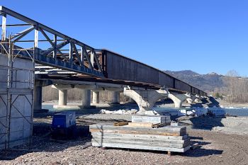 Il nuovo ponte sul fiume Magra ha raggiunto Santo Stefano: &quot;Sarà transitabile entro fine 2025&quot;