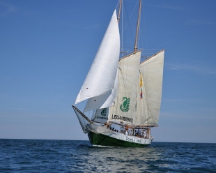 Riparte domani da Genova il viaggio di Goletta Verde: dal 19 al 21 giugno sarà a Porto Venere e a Manarola la mostra itinerante “30 anni dalla parte del mare”