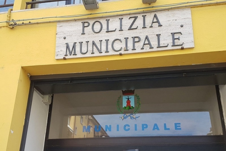 Controlli anti Covid alla Scorza: la Polizia Locale sanziona quattro persone