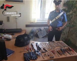 Tentato furto in un rimessaggio: i carabinieri arrestano due ucraini