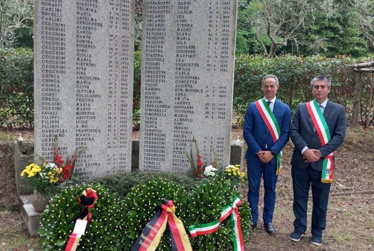 Il gonfalone del Comune della Spezia alla commemorazione dell'eccidio di San Terenzo e Bardine