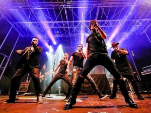 Capodanno in Piazza Verdi: forfait dei The Kolors, arriva la tribute band dei Backstreet Boys